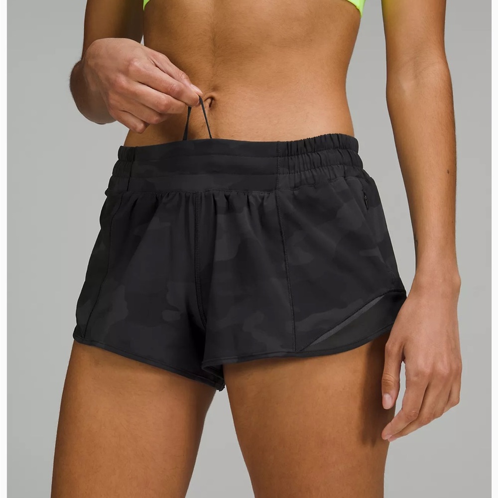 lululemon hotty hot short camo size 6 regular